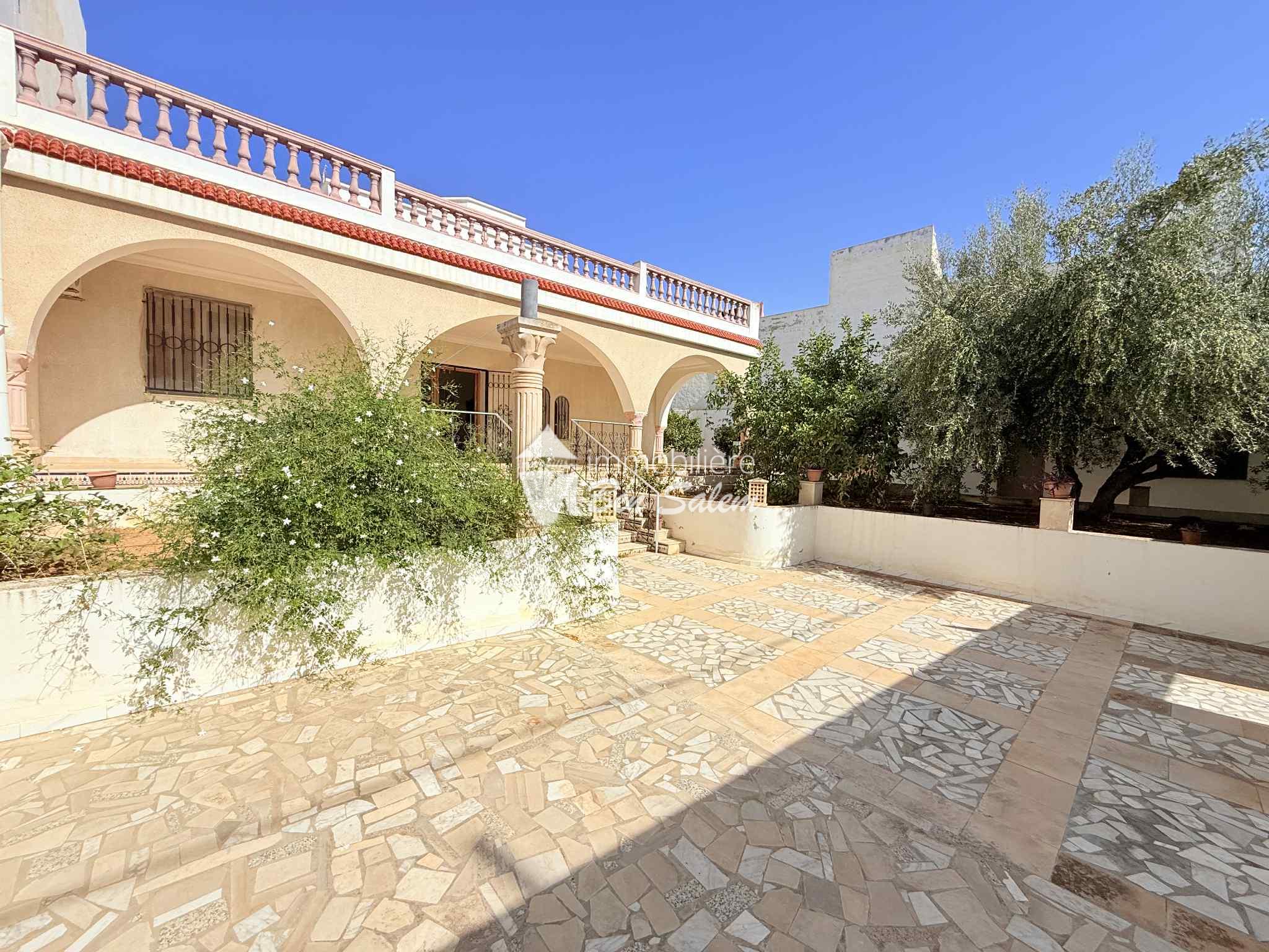 Maison Kmar